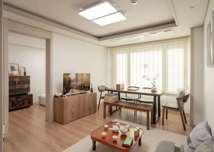 #ddingsang Stay#띵상스테이#신축#3room 4bed#max 6p#풀옵션#무료주차#공항픽업#한방족욕#웰컴드링크#명동#서울역#동대문#fully Furnished Apartment#welcome Drink#airport Pickup#free Parking#korean Foot Bath