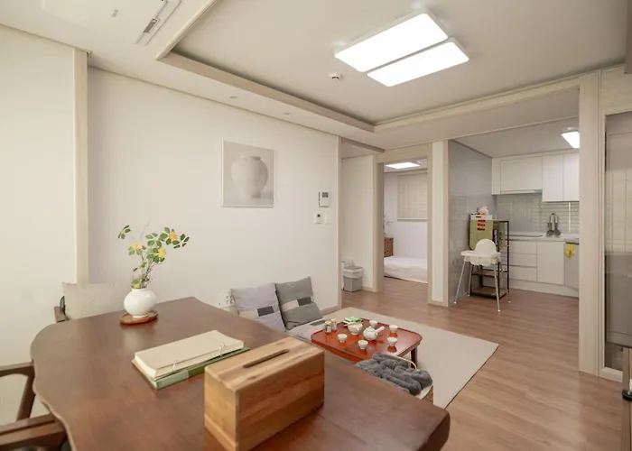 #ddingsang Stay#띵상스테이#신축#3room 4bed#max 6p#풀옵션#무료주차#공항픽업#한방족욕#웰컴드링크#명동#서울역#동대문#fully Furnished Apartment#welcome Drink#airport Pickup#free Parking#korean Foot Bath *