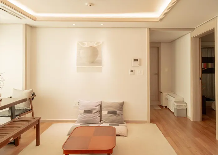 #ddingsang Stay#띵상스테이#신축#3room 4bed#max 6p#풀옵션#무료주차#공항픽업#한방족욕#웰컴드링크#명동#서울역#동대문#fully Furnished Apartment#welcome Drink#airport Pickup#free Parking#korean Foot Bath