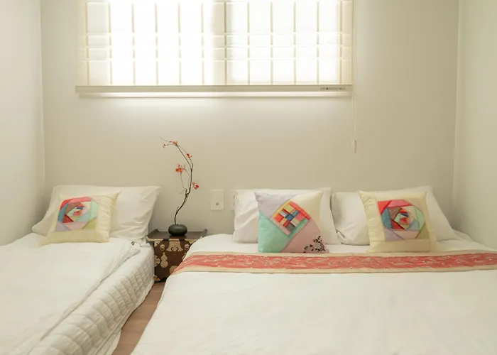 빌라 #ddingsang Stay#띵상스테이#신축#3room 4bed#max 6p#풀옵션#무료주차#공항픽업#한방족욕#웰컴드링크#명동#서울역#동대문#fully Furnished Apartment#welcome Drink#airport Pickup#free Parking#korean Foot Bath 서울특별시